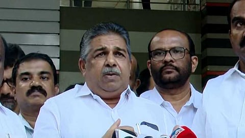 ഉമ തോമസിന് പരുക്കേറ്റ സംഭവം: സംഘാടനത്തിൽ പിഴവില്ല, വീഴ്ച പറ്റിയത് സുരക്ഷ ഒരുക്കുന്നതിൽ; മന്ത്രി സജി ചെറിയാൻ