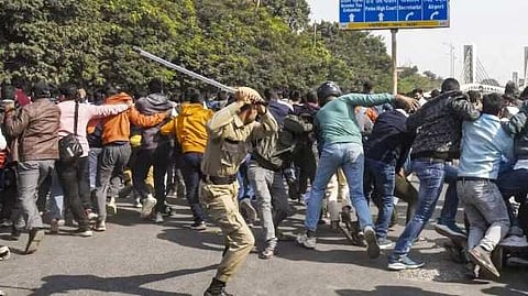 പിഎസ്സി പരീക്ഷ ക്രമക്കേട് ഉന്നയിച്ച ഉദ്യോഗാർഥികൾക്ക് നേരെ മർദനം; പ്രതിഷേധവുമായി പ്രതിപക്ഷം