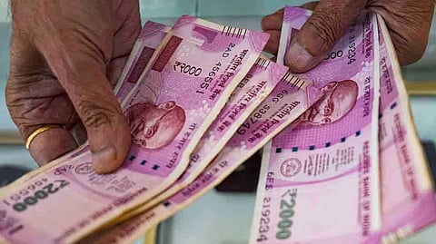 2000 രൂപ നോട്ടുകളില് 98 ശതമാനവും തിരികെയെത്തി; ഇനി ലഭിക്കാനുള്ളത് 66,691 കോടി രൂപയെന്ന് റിസര്വ് ബാങ്ക്