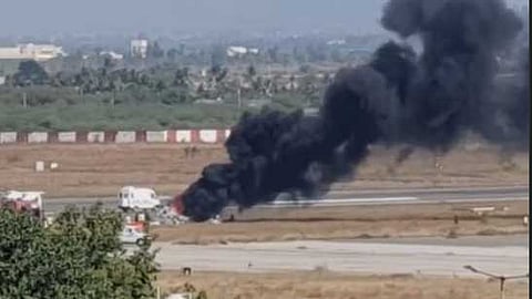 ഗുജറാത്തിൽ ഇന്ത്യൻ കോസ്റ്റ് ഗാർഡിൻ്റെ ഹെലികോപ്റ്റർ തകർന്നുവീണു; മൂന്ന് പേർ മരിച്ചു