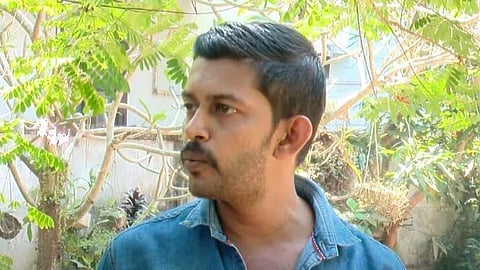 EXCLUSIVE | വ്യാജ സിം കാർഡ് മാറ്റിമറിച്ച ജീവിതം; ഉപേക്ഷിച്ച മൊബൈല് നമ്പർ വഴി സൈബർ തട്ടിപ്പ്, ദുരിതത്തിലായി കൊല്ലം സ്വദേശി