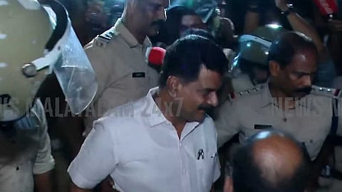 അൻവറിൻ്റെ അറസ്റ്റ് സാധാരണ പൊലീസ് നടപടി; പ്രതികരിച്ച് സിപിഎം നേതാക്കൾ