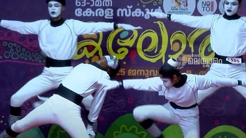 വാചാലം, സമകാലികം; മകൻ നഷ്ടപ്പെട്ട അമ്മയുടെ വേദന, കാണികളെ കണ്ണീരിലാഴ്ത്തി മൂകാഭിനയ വേദി