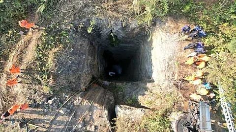 300 അടി താഴ്ച, 100 അടി വെള്ളം; അസമില് ഖനിക്കുള്ളില് കുടുങ്ങിയ തൊഴിലാളികളിൽ മൂന്ന് പേർ മരിച്ചതായി റിപ്പോർട്ട്