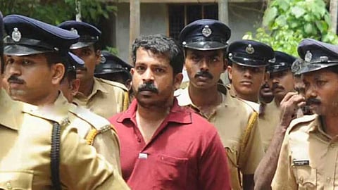 കൊടി സുനിക്ക് കണ്ണൂർ ജില്ലയിൽ പ്രവേശിക്കാം; അനുമതി നല്കി തലശ്ശേരി അഡീഷണൽ ജില്ലാ സെഷൻസ് കോടതി