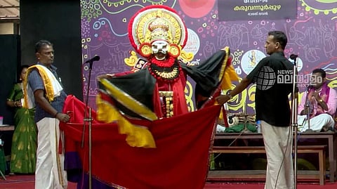 കലോത്സവ വേദിയിലെ ചെലവേറിയ കലാരൂപം, സാഹിത്യവും നൃത്തവും സംഗീതവും ചേര്ന്ന യക്ഷഗാനം