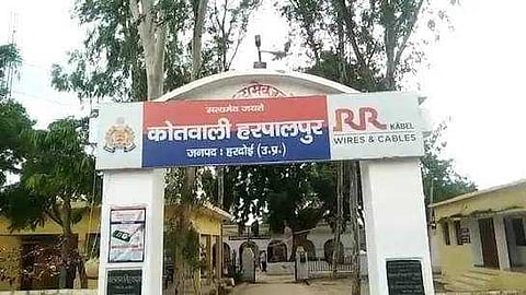 യാചകനൊപ്പം പോയതല്ല, വീടുവിട്ടിറങ്ങിയത് ഭർത്താവിന്റെ പീഡനം മൂലം; യുപിയിൽ കാണാതായ യുവതി