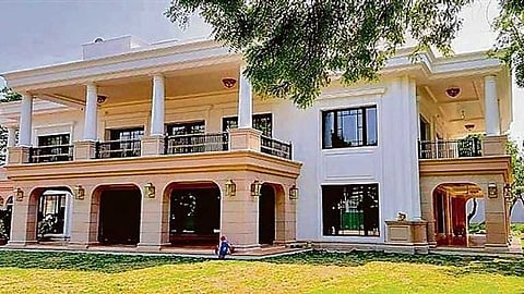 ഡൽഹി നിയമസഭാ തെരഞ്ഞെടുപ്പ്; ശീഷ് മഹലിൽ കൊമ്പ്കോർത്ത് ആം ആദ്മിയും ബിജെപിയും