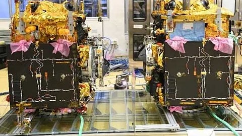 ഡോക്കിങ് ദൗത്യം വീണ്ടും മാറ്റിവെച്ച് ISRO; തീരുമാനം ഉപഗ്രഹങ്ങളുടെ വേഗം നിയന്ത്രണവിധേയമാക്കുന്നതിന്റെ ഭാഗമായി