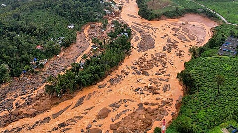 ചൂരല്മല ദുരന്തം അതിതീവ്ര ദുരന്തം: NDRF-ലെ തുക മാനദണ്ഡം കണക്കാക്കാതെ വിനിയോഗിക്കാം; കേന്ദ്രം ഹൈക്കോടതിയില്