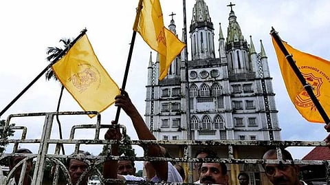 EXCLUSIVE | ഓര്ത്തഡോക്സ്-യാക്കോബായ പള്ളിത്തര്ക്കം: വിശ്വാസികളുടെയും പള്ളികളുടെയും കണക്കെടുക്കാന് സര്ക്കാര്