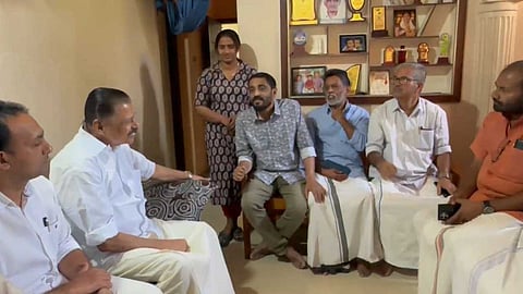 "സിപിഎം കൂടെ നിൽക്കും, കോൺഗ്രസ് കൊലപാതകികളെ സംരക്ഷിക്കുന്ന പാർട്ടി"; എൻ.എം. വിജയൻ്റെ കുടുംബത്തെ സന്ദർശിച്ച് എം.വി. ഗോവിന്ദൻ