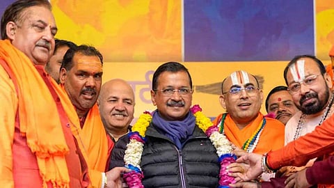 സനാതന ധര്മത്തെ കൂട്ടുപിടിച്ച് ആം ആദ്മി പാര്ട്ടി; കെജ്രിവാളിന്റെ ഹിന്ദുത്വ നിലപാടുകള് വോട്ടാകുമോ?