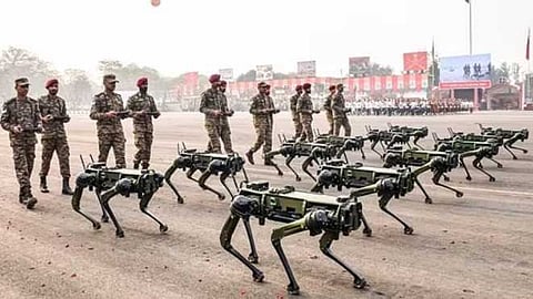 പരേഡിൽ അണിനിരന്ന റോബോട്ടിക് നായകൾ