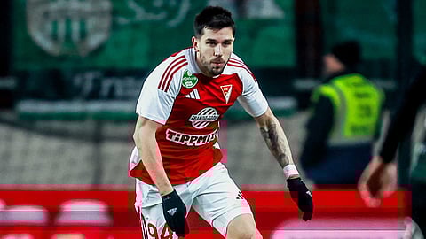 കേരള ബ്ലാസ്റ്റേഴ്സിലേക്ക് ഒരു വിദേശ താരം കൂടി; മധ്യനിരയ്ക്ക് ശക്തിപകരാന് ദൂസാൻ ലഗാറ്റോർ