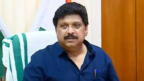 മാര്ച്ച് 31 നകം ആര്സി ബുക്ക് ഡിജിറ്റലാക്കും; വാഹന ഉടമകള്ക്ക് പ്രിൻ്റ് ചെയ്ത് എടുക്കാനാകുമെന്നും ഗതാഗത മന്ത്രി