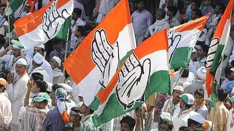 കരുത്തുകാട്ടാൻ എഎപിയും ബിജെപിയും; ഡൽഹി തെരഞ്ഞെടുപ്പിൽ മായുന്ന കോൺഗ്രസ് പ്രതാപം