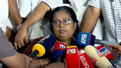 "നഗരമധ്യത്തിൽ വസ്ത്രാക്ഷേപം നടത്തി, കാല് വെട്ടുമെന്ന് ഭീഷണിപ്പെടുത്തി"; സിപിഎമ്മിനെതിരെ കലാ രാജു