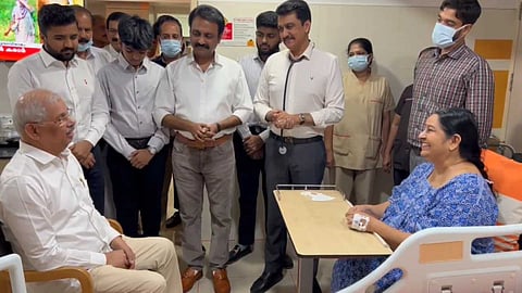 "ഉമ തോമസിന്റെ ആരോഗ്യനില മെച്ചപ്പെട്ടതിൽ സന്തോഷം"; ആശുപത്രിയിൽ കാണാനെത്തി ഗവർണർ