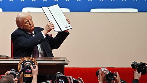 ക്യാപ്പിറ്റോള് അക്രമികള്ക്ക് മാപ്പ്, മെക്സിക്കോയില് മതില്, WHOയില് നിന്ന് പിന്മാറ്റം, LGBTQ+ എന്നൊന്നില്ല; പ്രസിഡന്റ് ട്രംപിന്റെ ഒന്നാം ദിന ഉത്തരവുകള്