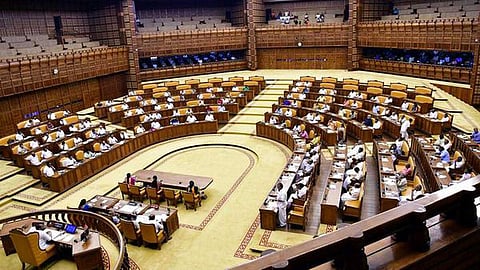 കലാ രാജുവിൻ്റെ തട്ടിക്കൊണ്ടുപോകലിനെ ചൊല്ലി പ്രക്ഷുബ്ധമായി സഭ; മുഖ്യമന്ത്രിയുടെ മറുപടിയിൽ പ്രതിഷേധിച്ച് വാക്കൗട്ട് നടത്തി പ്രതിപക്ഷം