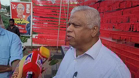 "മനുഷ്യൻ മരിക്കാൻ കിടക്കുന്ന സമയത്ത് പിപിഇ കിറ്റ് അനിവാര്യമായിരുന്നു"; സിഎജി റിപ്പോർട്ടിൽ എം.വി. ജയരാജൻ