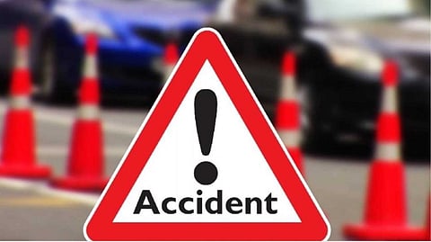 കനത്ത മഞ്ഞില് കാഴ്ച നഷ്ടമായി പച്ചക്കറിയുമായി വന്ന ട്രക്ക് അപകടത്തില്പ്പെട്ട് 10 പേര്ക്ക് ദാരുണാന്ത്യം