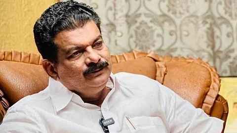 ആലുവ പാട്ടഭൂമി ഇടപാടില് പി.വി. അന്വറിന് തിരിച്ചടി; കെട്ടിടം പണിതത് അനുമതിയില്ലാതെയെന്ന് പഞ്ചായത്ത് റിപ്പോര്ട്ട്