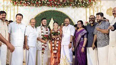 വടകര എംഎൽഎ കെ. കെ രമയുടെയും ടി.പി ചന്ദ്രശേഖരന്റെയും മകൻ്റെ വിവാഹം;നേരിട്ടെത്തി ആശംസകളറിയിച്ച് സ്പീക്കറും പ്രതിപക്ഷ നേതാവും ഉൾപ്പടെ പ്രമുഖർ