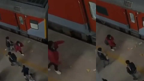 കംപാർട്ട്മെൻ്റിലെ വാതിലുകൾ പൂട്ടിയ നിലയിൽ; മഹാകുംഭമേള സ്പെഷ്യൽ ട്രെയിനിന് നേരെ കല്ലേറ്