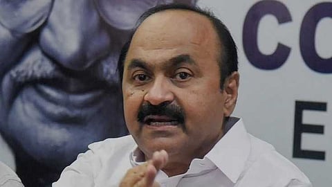 മദ്യനയം മാറും മുൻപ് സ്ഥലം വാങ്ങി, മദ്യനയത്തിൽ
സർക്കാർ മാറ്റം വരുത്തിയത് ഒയാസിസ് കമ്പനിക്കുവേണ്ടി: വി.ഡി. സതീശൻ