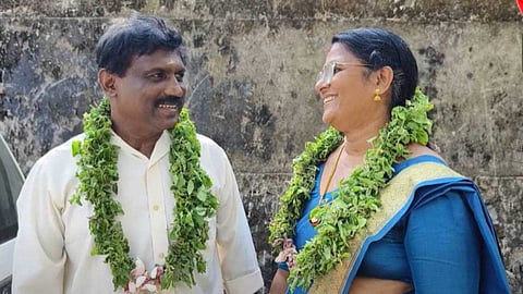 അമ്മയുടേയും അച്ഛന്റേയും വിവാഹ ആല്ബത്തില് താനില്ലല്ലോ; 24 കാരി മകളുടെ ആഗ്രഹം സാധിപ്പിച്ച് മാതാപിതാക്കള്