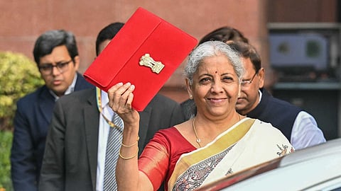 ബ്രീഫ്കേസില് നിന്നും 'ബഹി ഖാത' പുറംചട്ടയുള്ള ടാബ്ലെറ്റ് വരെ; ബജറ്റ് പ്രസംഗം കൊണ്ടുവരുന്ന രീതിയില് വന്ന മാറ്റങ്ങൾ