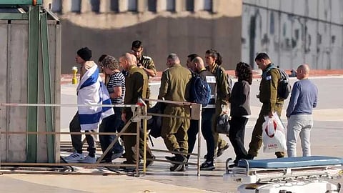 183 പലസ്തീൻ തടവുകാരെ മോചിപ്പിച്ച് ഇസ്രയേൽ; വെടിനിർത്തൽ ഒന്നാം ഘട്ടത്തിലെ നാലാം ബന്ദിമോചനം പൂർത്തിയായി