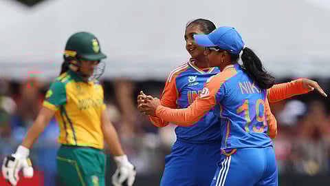 അണ്ടർ 19 ടി20 വനിതാ ലോകകപ്പ് ഫൈനൽ: ദക്ഷിണാഫ്രിക്കയെ വരിഞ്ഞുമുറുക്കി ഇന്ത്യൻ ബൗളർമാർ, ഇന്ത്യക്ക് 83 റൺസ് വിജയലക്ഷ്യം