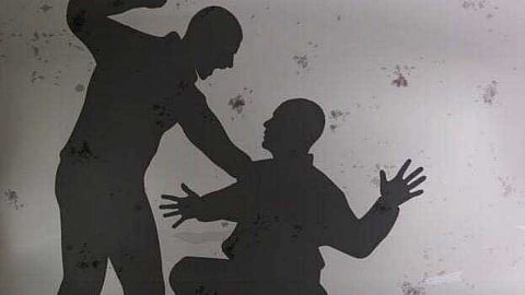 തീപ്പെട്ടി കൊടുക്കാത്തതിനാൽ വീട്ടിൽ കയറി ആക്രമണം; തിരുവനന്തപുരം സ്വദേശിക്ക് ഗുരുതര പരിക്ക്