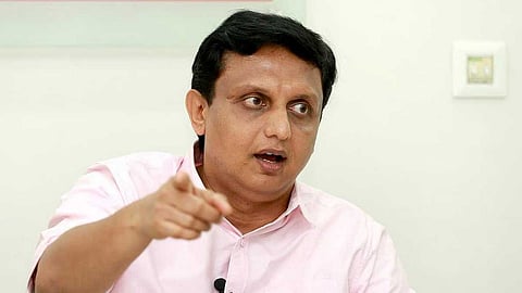 കോഴിക്കോട് മെഡിക്കൽ കോളേജിൽ മരുന്ന് ലഭിക്കുന്നില്ല, ഡോക്ടർമാരില്ല; മന്ത്രി മുഹമ്മദ് റിയാസിന് നേരെ കരിങ്കൊടി പ്രതിഷേധം