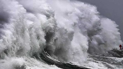 കള്ളക്കടൽ പ്രതിഭാസത്തിന് സാധ്യത; നാല് ജില്ലകളിൽ മുന്നറിയിപ്പ്