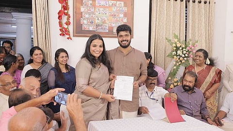 67 വർഷങ്ങൾക്കുശേഷം റോസ് ഹൗസിൽ ഒരു വിവാഹം കൂടി; മന്ത്രി വി ശിവൻകുട്ടിയുടെ മകനായ ഗോവിന്ദ് ശിവൻ- എലീന ജോർജ് എന്നിവർ വിവാഹിതരായി