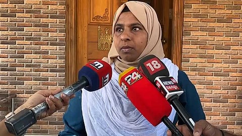 സ്കൂട്ടറും ഇല്ല, പണവും പോയി; താനടക്കം വഞ്ചിക്കപ്പെട്ടു: വടക്കാഞ്ചേരി നഗരസഭാ കൗൺസിലർ