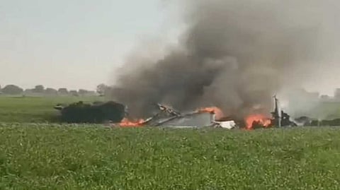 മധ്യപ്രദേശിൽ പരിശീലന പറക്കലിനിടെ വ്യോമസേനയുടെ യുദ്ധവിമാനം തകർന്നുവീണു