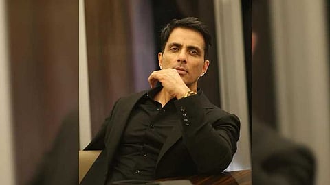 പണം തട്ടിപ്പ് കേസിൽ മൊഴിയെടുക്കാൻ ഹാജരായില്ല; ബോളിവുഡ് നടൻ സോനു സൂദിനെതിരെ അറസ്റ്റ് വാറണ്ട്