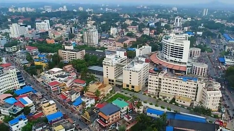 Kerala Budget 2025 | സില്വര് ലൈനില് സര്ക്കാര് പിന്നോട്ടില്ല; തിരുവനന്തപുരത്തും കോഴിക്കോടും മെട്രോ, നഗരവികസനത്തിന് പ്രത്യേക പദ്ധതികള്