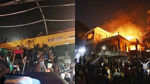 ബംഗ്ലാദേശിനെ പ്രക്ഷുബ്ധമാക്കി 'ബുള്ഡോസർ റാലി'; മുജിബുർ റഹ്മാന്റെ പ്രതിമകള് തകർത്ത് പ്രതിഷേധക്കാർ