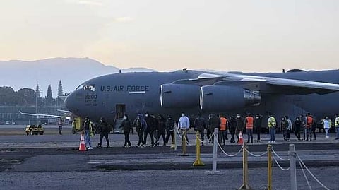 '487 ഇന്ത്യക്കാരെ തിരിച്ചയയ്ക്കുമെന്ന് അറിയിച്ചിരുന്നു'; യുഎസ് നാടുകടത്തലിനെക്കുറിച്ച് വിവരം ലഭിച്ചിരുന്നതായി കേന്ദ്രം