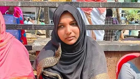 വയറ്റിൽ കത്രിക കുടുങ്ങിയ സംഭവം: സത്യാഗ്രഹം തുടങ്ങി ഹർഷിന, നീതി നൽകാതെ മുഖം തിരിച്ച് ആരോഗ്യവകുപ്പും സർക്കാരും