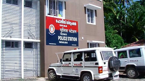 ജ്വല്ലറി തട്ടിപ്പിനിരയായി വടകരയില് പൊലീസ് സ്റ്റേഷന് കയറിയിറങ്ങുന്നത് നൂറിലേറെ പേര്; ഇതുവരെ നഷ്ടമായത് 9.5 കോടി രൂപ