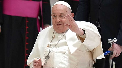 ദിവസങ്ങളായി ശ്വാസതടസ്സം, പ്രസംഗം വായിക്കാന് സഹായികള്; ബ്രോങ്കൈറ്റിസിനെ തുടര്ന്ന് ഫ്രാന്സിസ് മാര്പാപ്പ ആശുപത്രിയില്