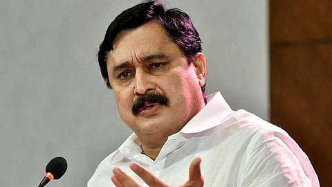 കേരള ഒളിംപിക് അസോസിയേഷൻ നേതൃത്വത്തെ വിമർശിച്ച് കായിക മന്ത്രിയും സംസ്ഥാന സ്പോർട്സ് കൗൺസിലും