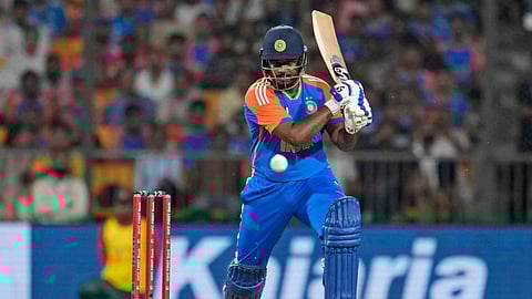 ശ്രേയസ് അയ്യർ ഷോര്ട്ട് ബോള് ദൗർബല്യം മറികടന്ന രീതി സഞ്ജു സാംസൺ മാതൃകയാക്കണം: കെവിൻ പീറ്റേഴ്സണ്